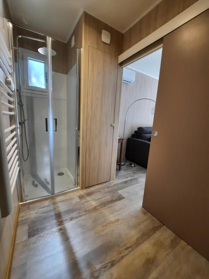 Le Lodge Des Chenes Brousses-et-Villaret Eksteriør billede