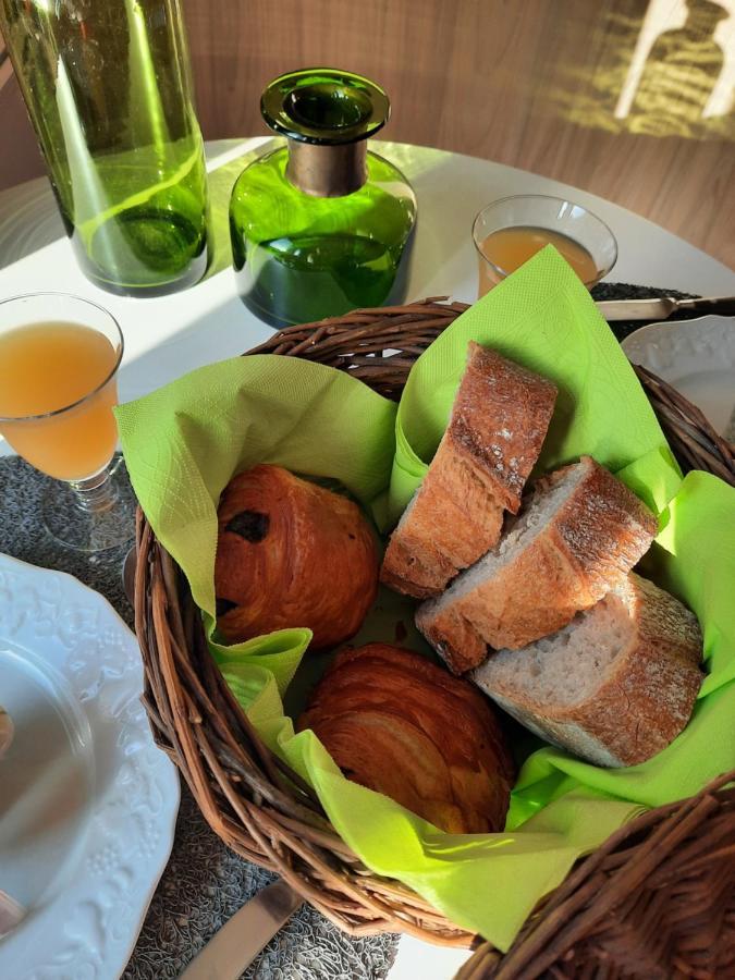 Le Lodge Des Chenes Brousses-et-Villaret Eksteriør billede